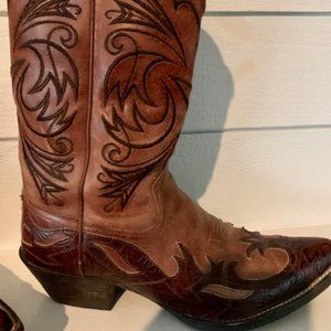 Women's Ariat Western Boots - size 9.5